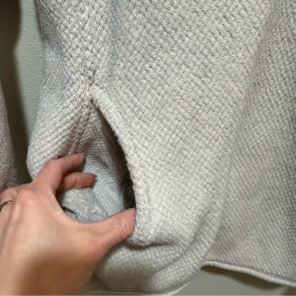 Patagonia Women’s Quarter Snap Fleece - Picture 6 of 10